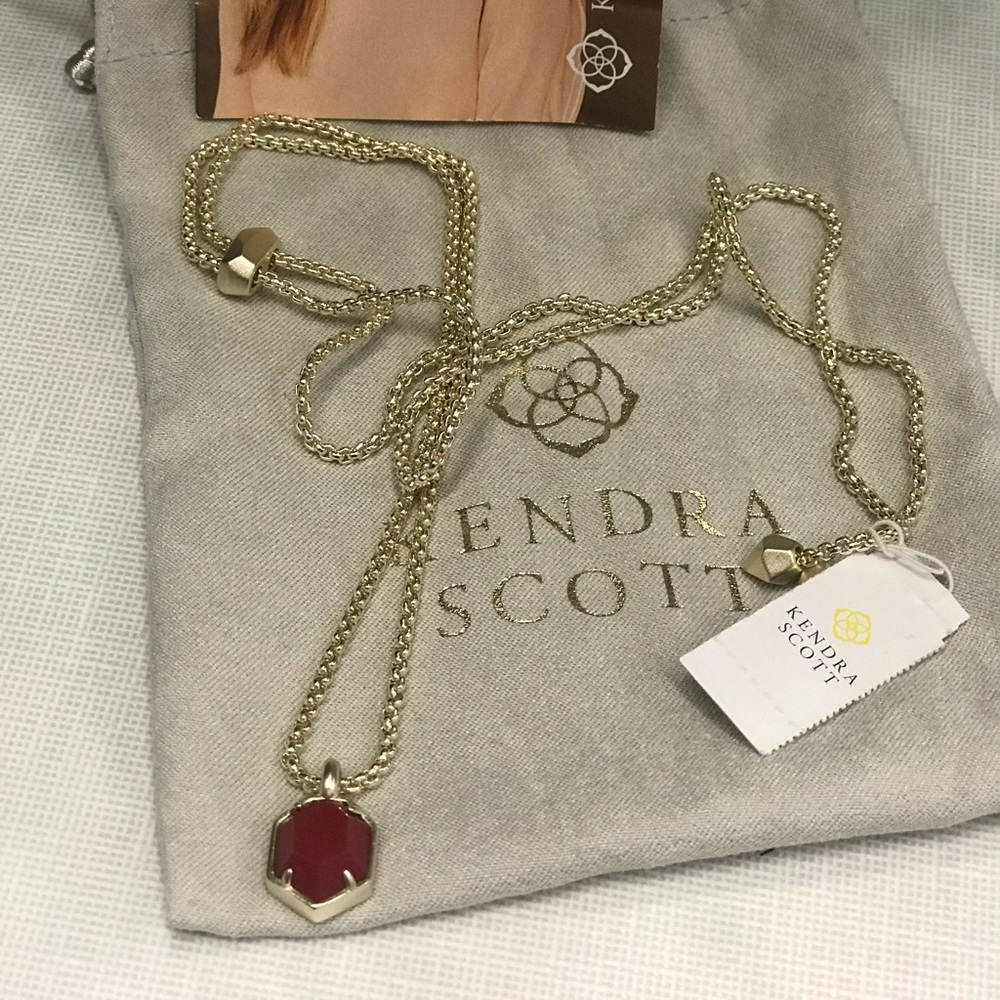 ♥️ Kendra Scott necklace ♥️